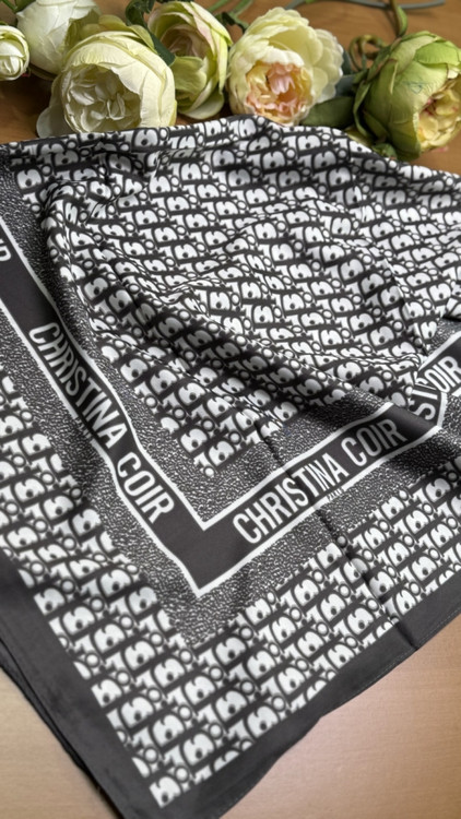 روسری سایز 90 دیور خوش رنگ و خوش طرح مینی اسکارف