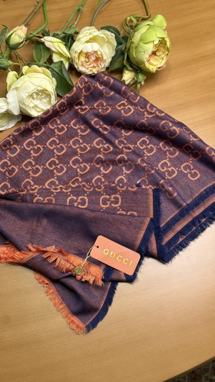 شال نخی گوچی دور ریش خوش رنگ و جذاب