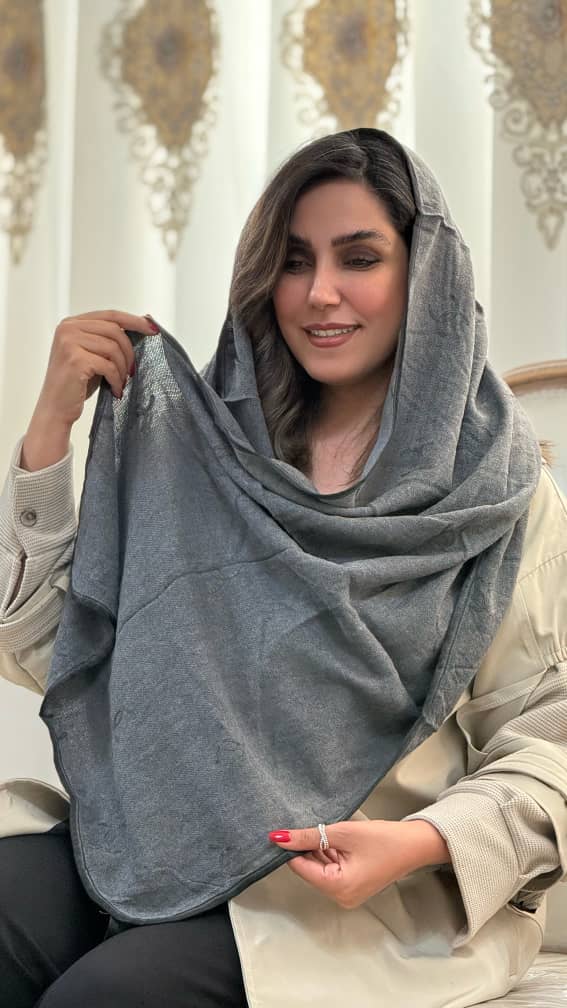 شال موهر وارداتی طرح شنل با بافت گرم و طرح کلاسیک مناسب فصلهای سرد.