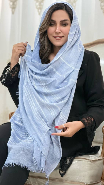 شال نخی فلورانس چهار فصل وارداتی با بافت سبک و مناسب استایل روزمره.