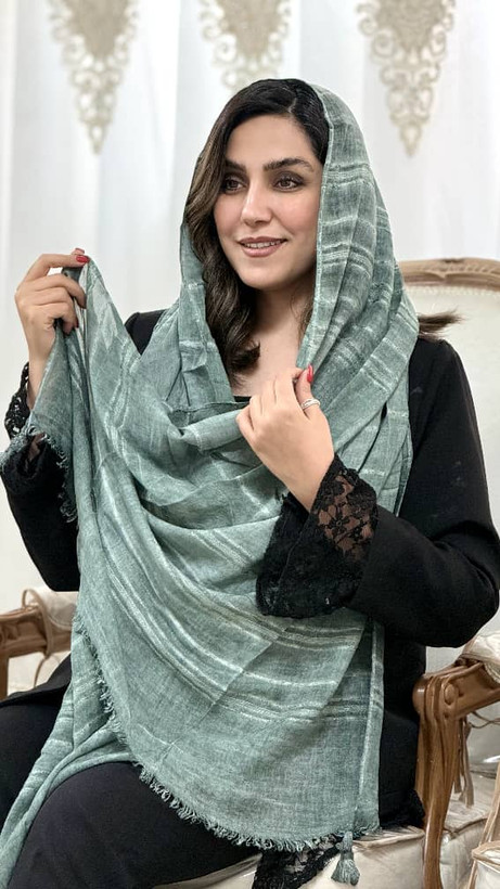 شال نخی فلورانس چهار فصل وارداتی با بافت سبک و مناسب استایل روزمره.